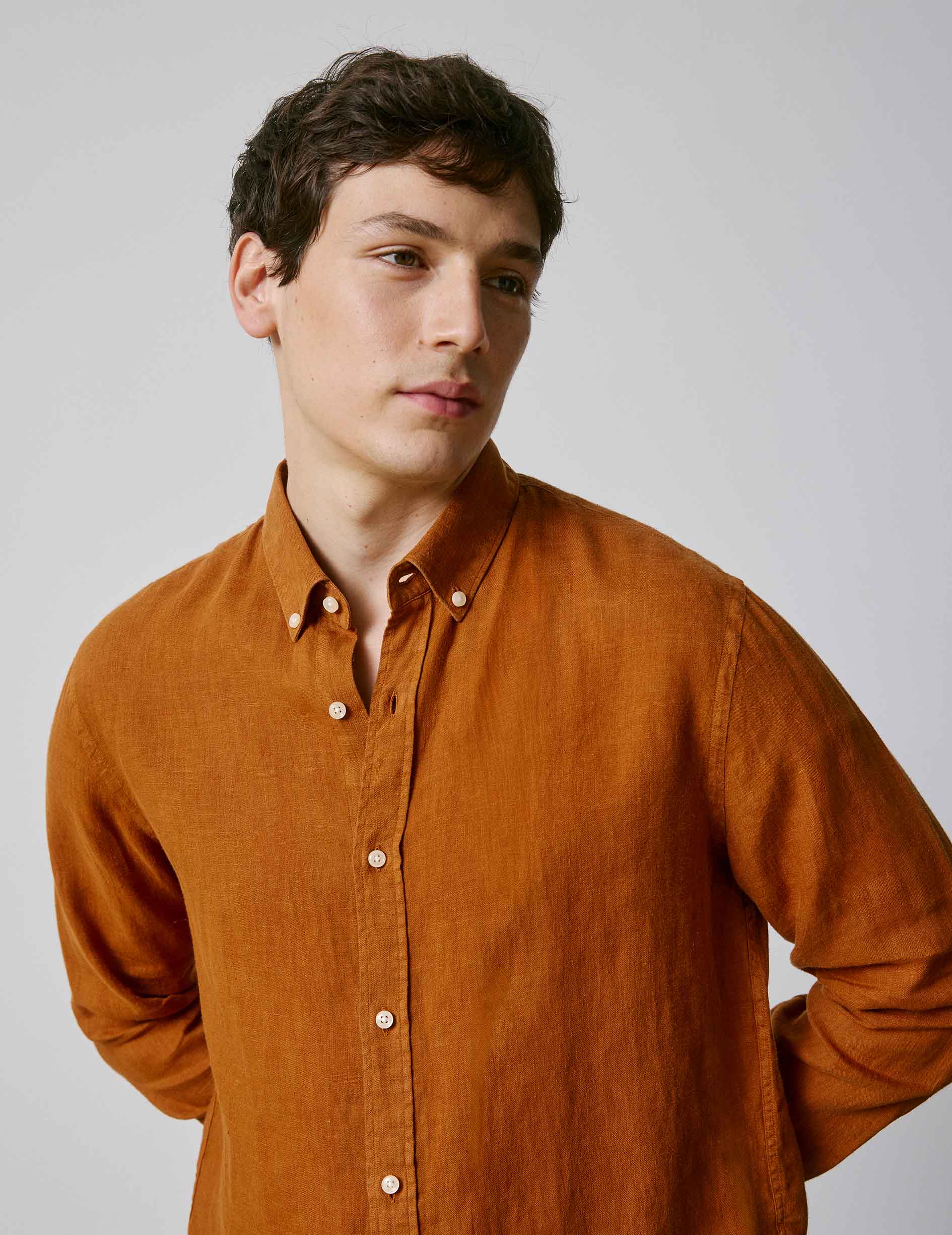 Chemise Gaspard en lin marron - Image 3