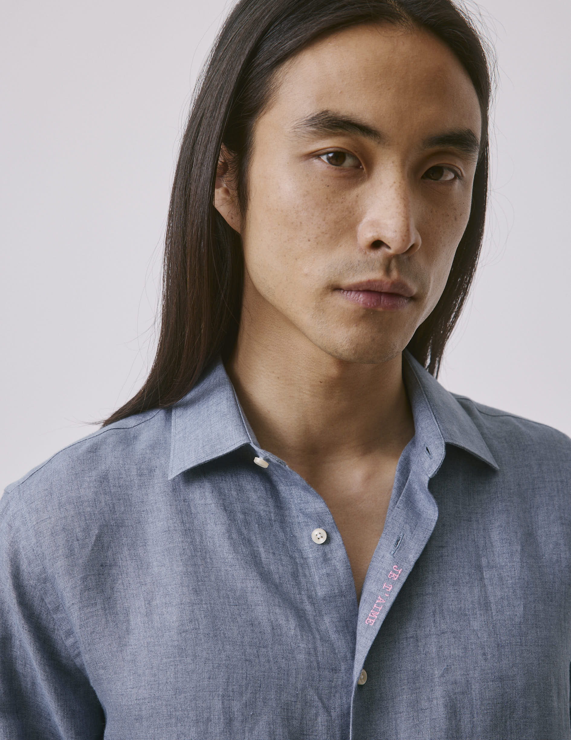 Chemise mixte "Je t'aime" en lin bleu - Image 5