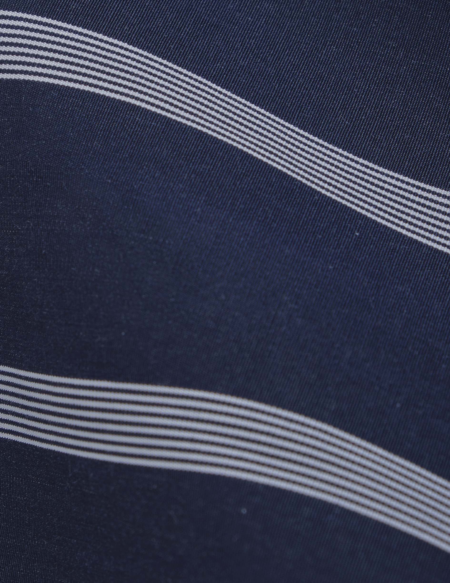 Chemise oversize Eugénie rayée bleu marine - Image 8