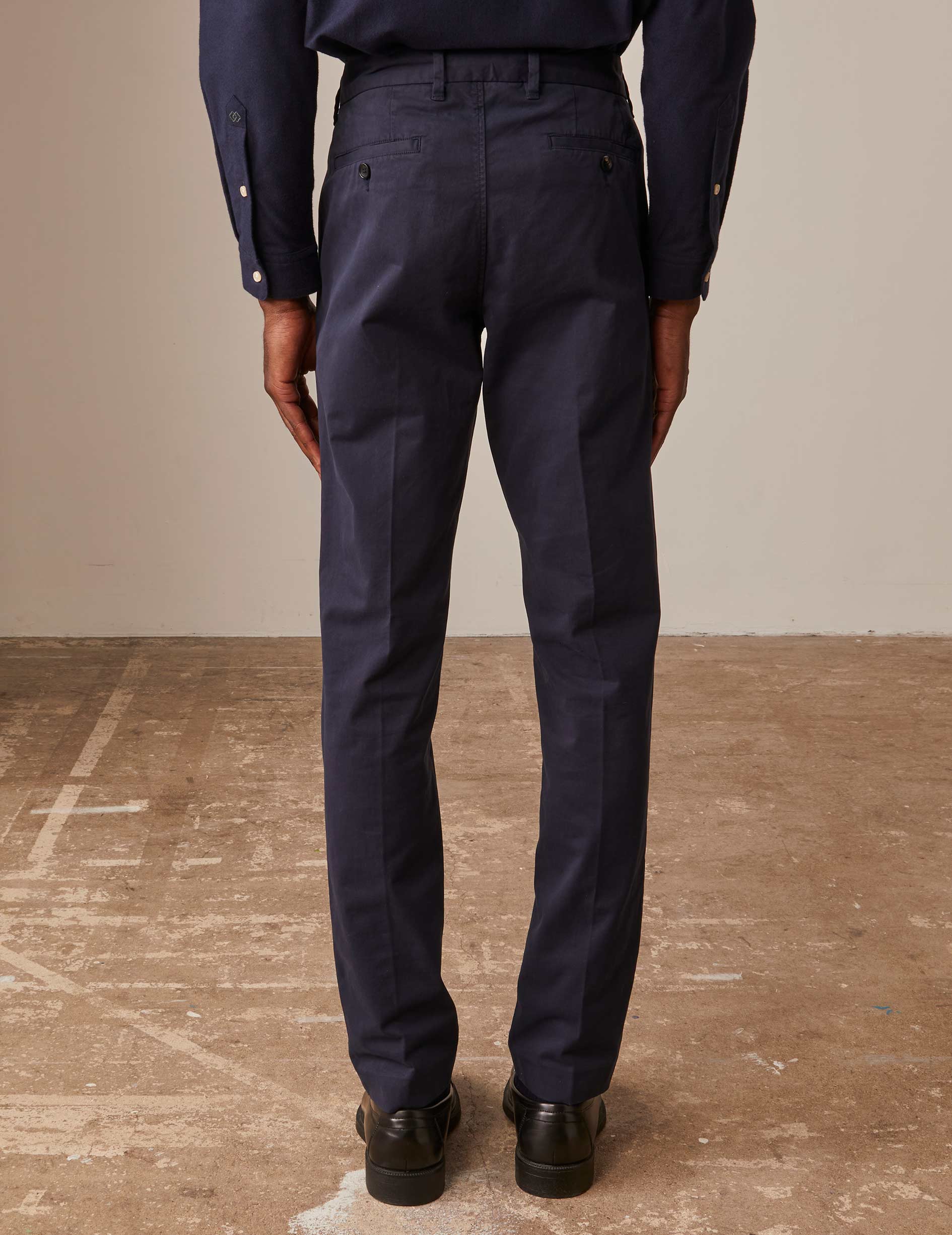 Chino Maxence en coton marine - Image 2
