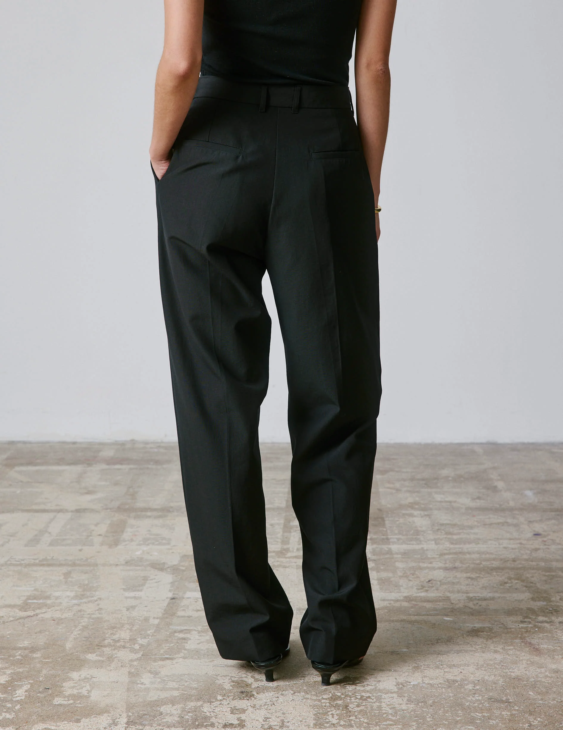 Pantalon de costume Nelly en laine vierge noire - Image 3