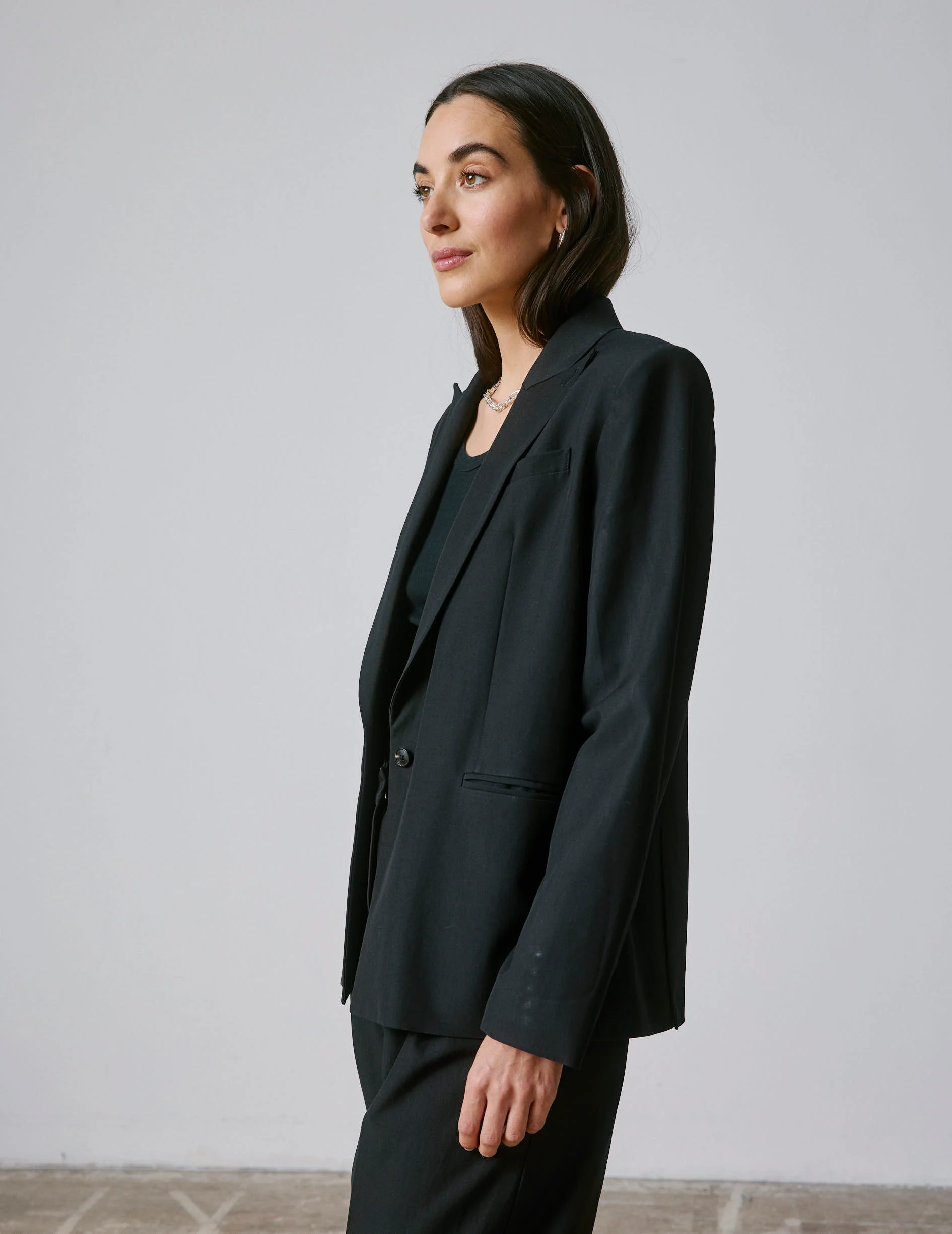 Veste de costume Nora en laine vierge noire - Image 4